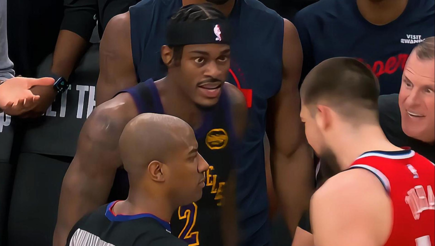 打起来了！湖人范德比尔特与快船祖巴茨爆发冲突还互相动手