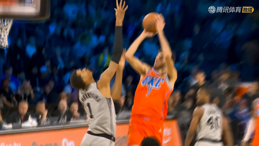 这大帽太解气！文班2+1被吹无效 回头就送切特一记迎面大帽