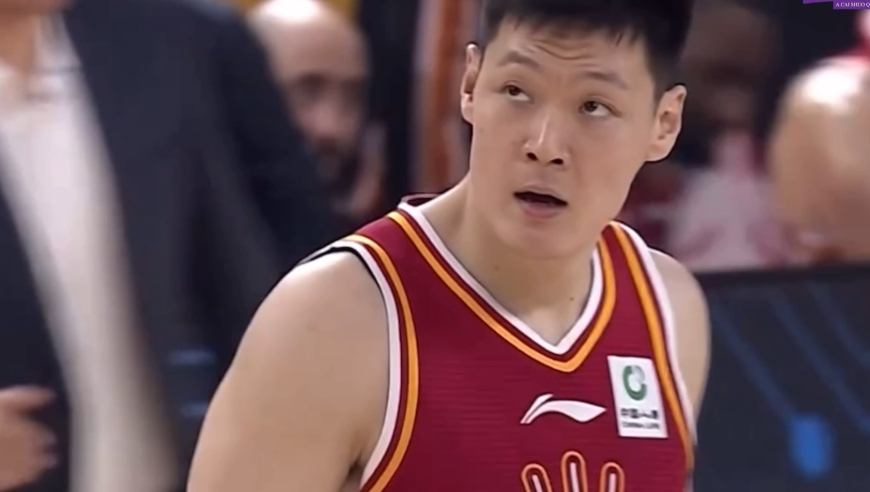 浙江男篮对阵山西男篮，张宁危险动作！