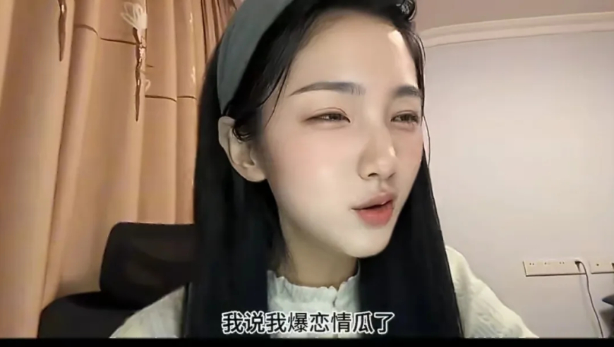 十月正面回应和ELK的恋情，简直胡扯，谁会在海克斯里谈恋爱？