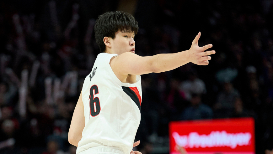 主打星 | 空篮扣飞裁判针对又如何？杨瀚森在进步中拼下里程碑