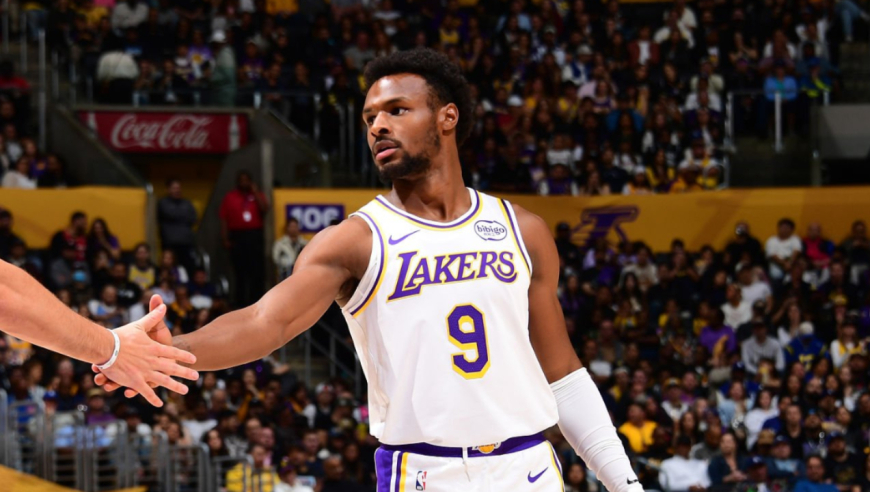 湖人vs热火首节表演秀：海斯5中5时隔三年进三分 布朗尼大秀空接暴扣