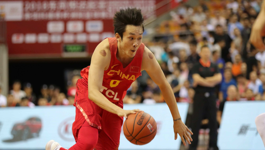 体坛记忆丨17男篮世预赛对韩国次节：孙铭徽联手丁彦雨航冲击篮下