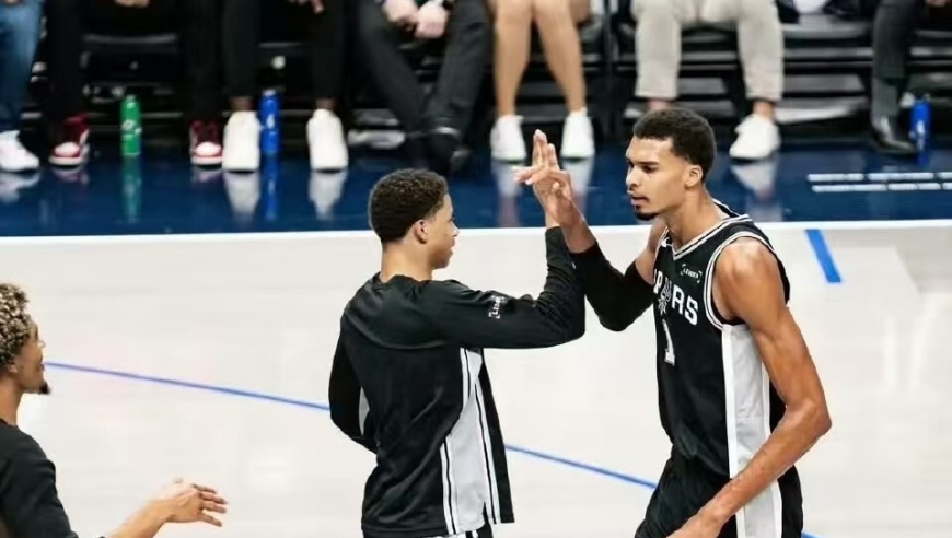 西部第1！NBA杀出大黑马！马刺时隔6年再崛起，文班MVP也不远了