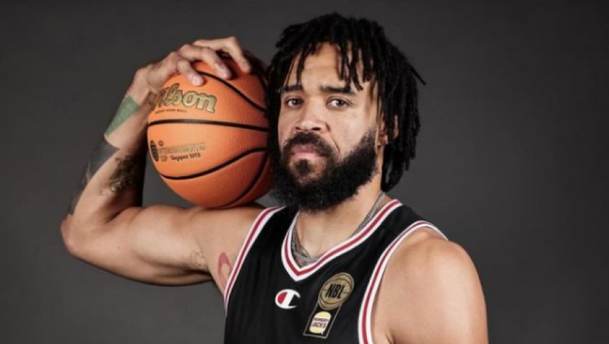 老鹰官宣：北京新外援麦基包揽得分+篮板+盖帽王 当选队内MVP