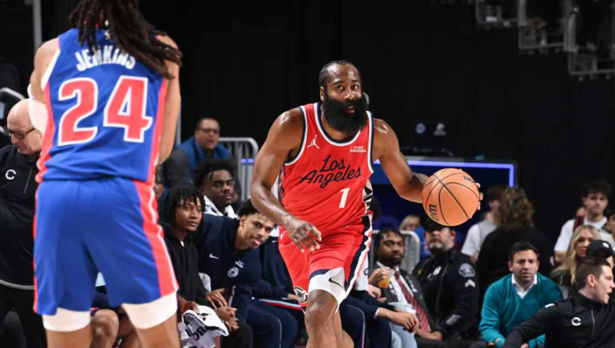 Top时刻 | 11日十佳球：哈登制胜妙传 文班血帽后单手飞扣