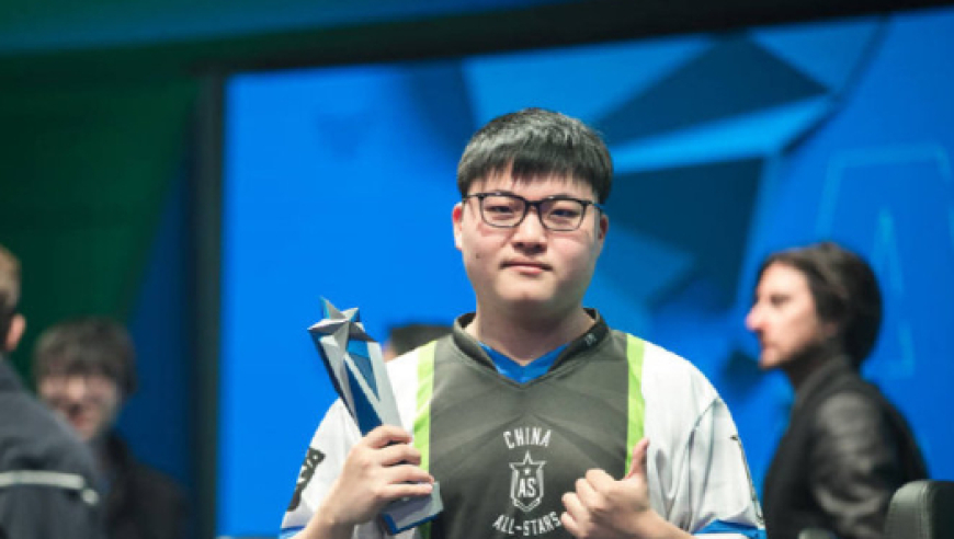 UZI疯狂排位，冲上韩服700分，真要和Theshy当队友吗