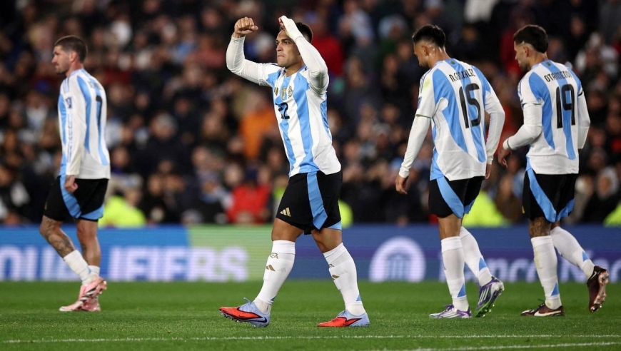 教练组续约！阿根廷队再迎好消息，美加墨全力冲刺，斯卡洛尼待定