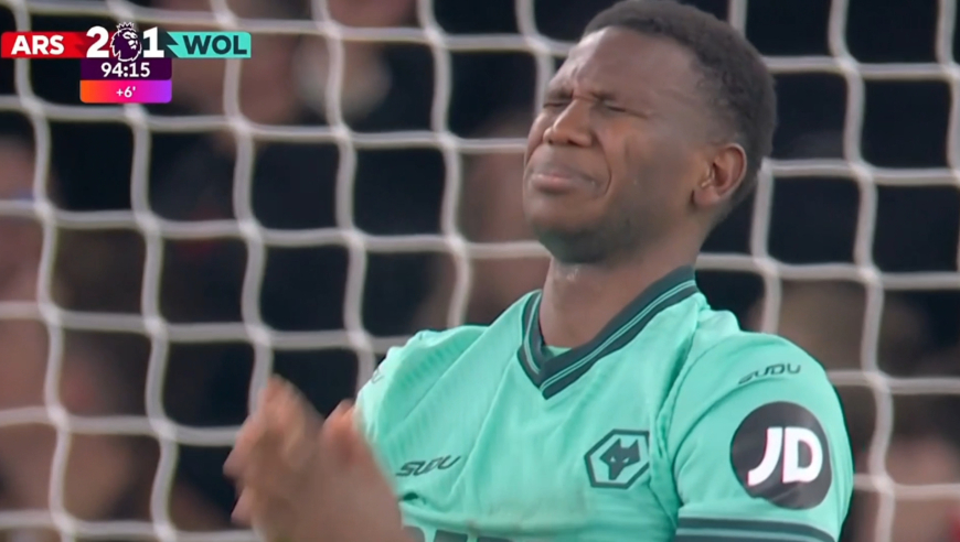 超神剧情！回看阿森纳补时造乌龙绝杀笑翻全场，狼队球员生无可恋