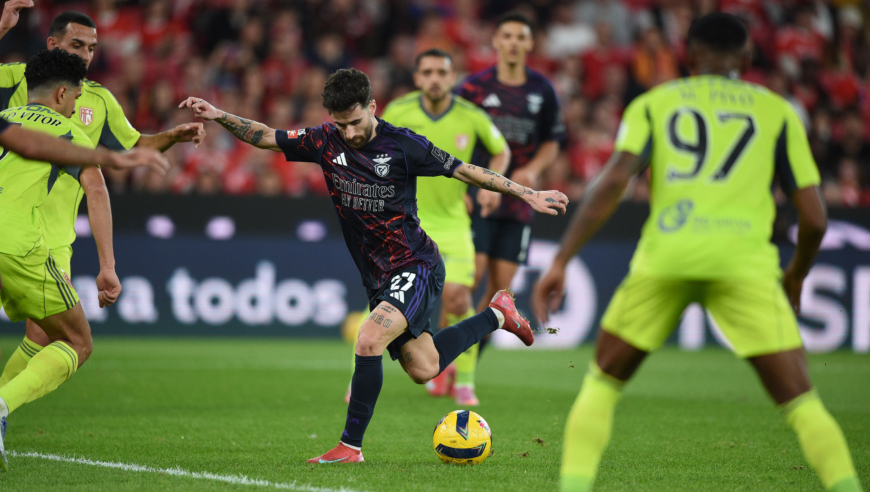 足坛疯狂一夜！十大神仙进球井喷：倒钩插花脚一条龙超远吊射全都有