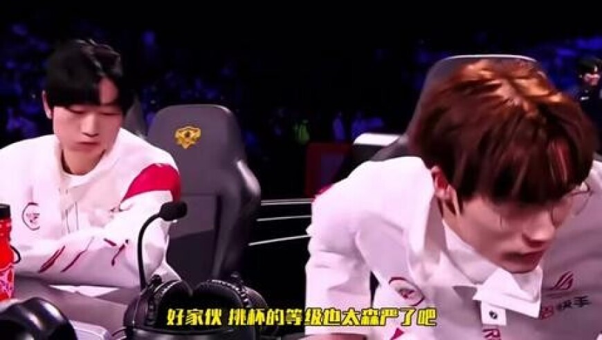 RW十分钟觉醒暴打DYG，钎城要裂开DYG只研究狼队