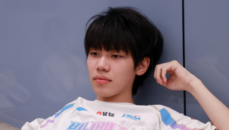 ON更改个人资料，将战队合影删除，并曝光商K的具体时间