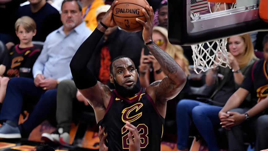 年终大战十二大经典暴扣回顾 勒布朗隔扣追梦杜兰特