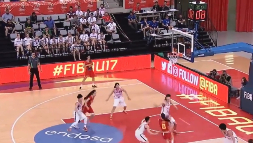 中国女篮逆转并打哭欧洲冠军西班牙｜体坛记忆