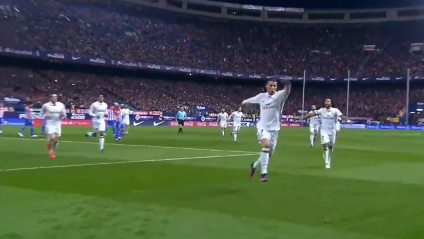 体坛记忆｜凡人的挑衅，只会提前唤醒神祇的审判！C罗傲对卡尔德隆数万球迷