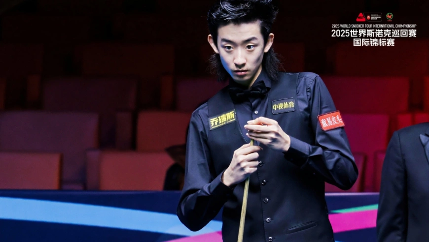 四颗球贴库，如何一杆清台？吴宜泽顶级表现化解难点，轰高难度破百！