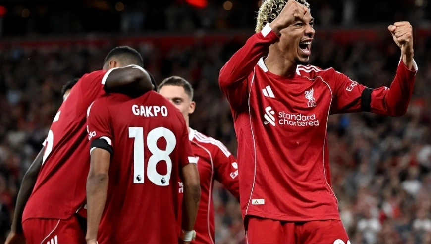 利物浦VS曼城首发浮现：王牌双铁腰坐镇，天价中场新援领衔，埃基蒂克冲锋