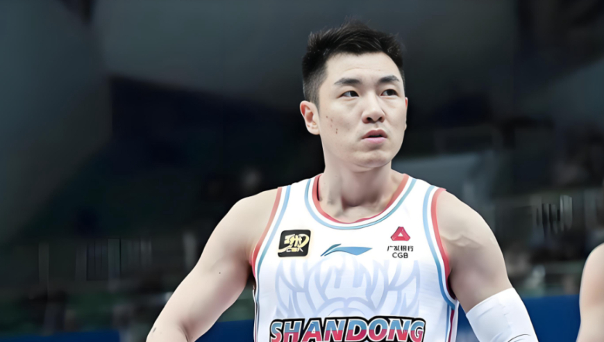 贾磊：高诗岩防守CBA第一，贴身紧逼，只让徐杰得到22分5板8助