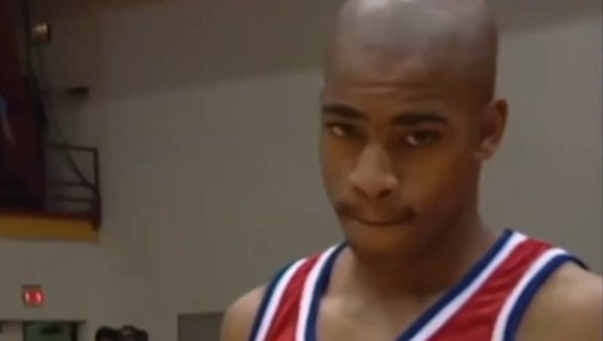 11岁就能摸框，16岁就能飞跃罚球线，文斯卡特的天赋有多逆天？