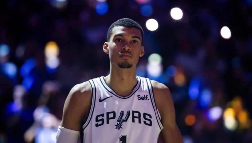 场均3.5次盖帽太恐怖！文班2月份月最佳高光合集：接连逆天大帽