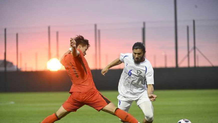 国足遭连追2球2-2乌兹别克！1国脚犯规染红，邵佳一上任后3场不败