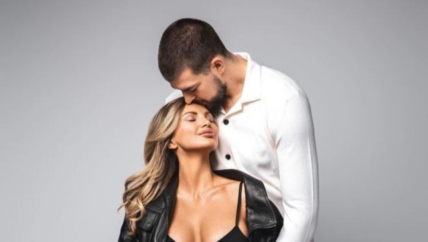 祖巴茨妻子官宣怀孕！大方晒孕肚照 身材颜值太权威 真的太美了