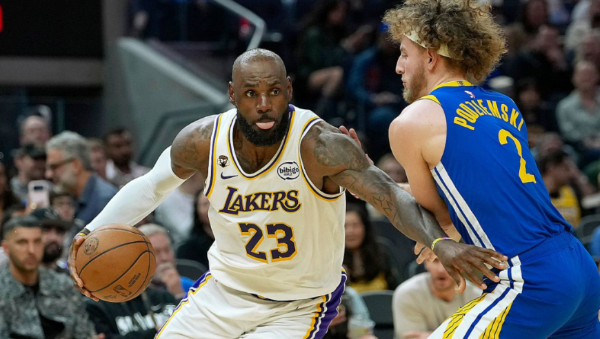 詹姆斯砍22分7板9助：半场三分4中4砍20分 打破乔丹最老纪录