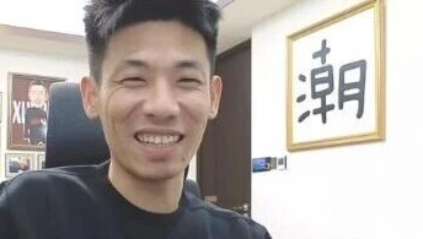 一夜三冠！旭旭宝宝放话&ldquo;大小我都要&rdquo;，背后是千万粉丝的力挺