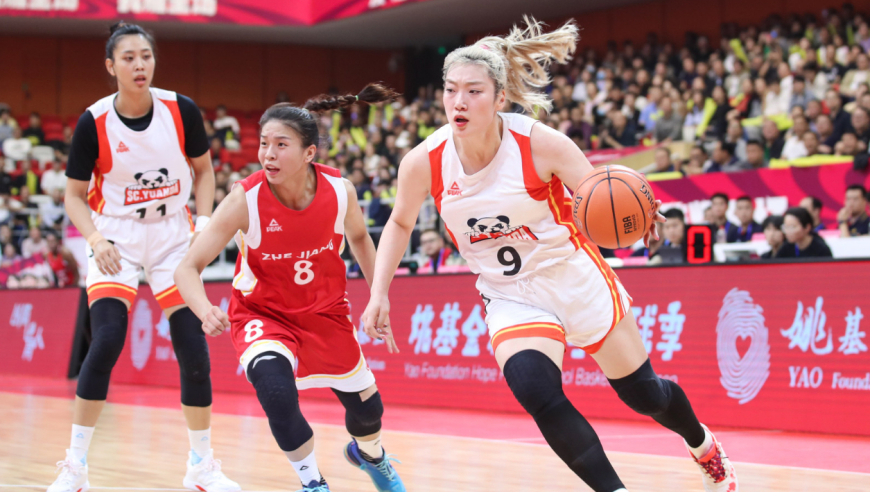 王思雨为何能续约四川李梦就不行？1点彻底惹怒远达高层