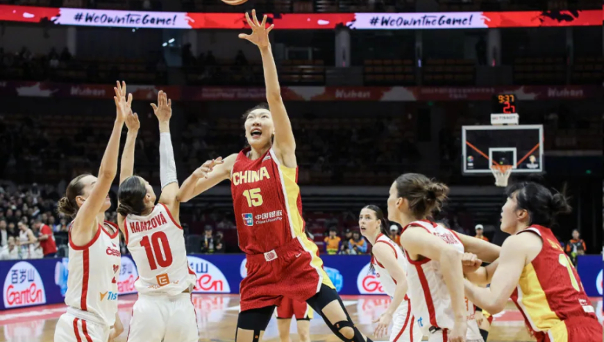 辜负宫鲁鸣！4战15中4，进球没失误多，球迷：走后门进来的？