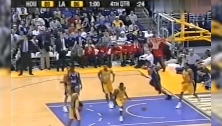 扬眉吐气打脸巴克利 回顾姚明面对湖人打出九投九中拿下20分6篮板