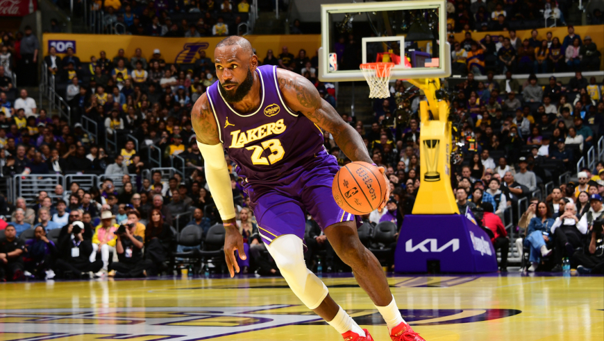 越老越妖！詹姆斯25+6+6集锦：高效15中9打出赛季最佳一战