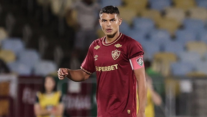 惊讶！41岁中卫弟媳巴西神仙球读秒绝杀，身体横空侧钩直挂死角