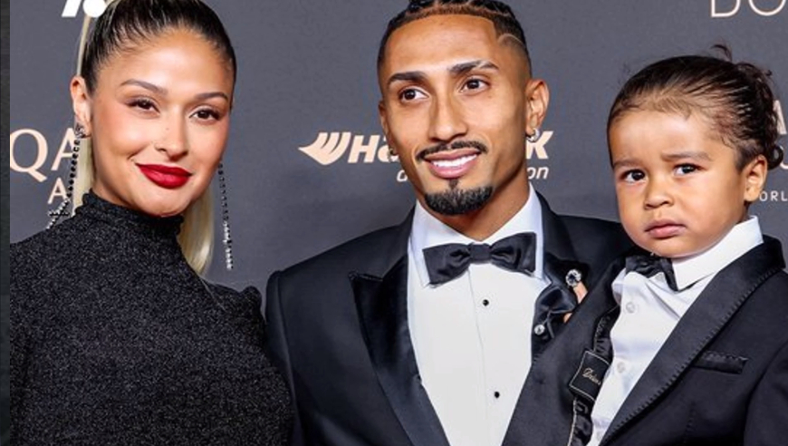 今球讲｜足球先生登贝莱谁不服？拉菲尼亚的性感媳妇为何喊不公！