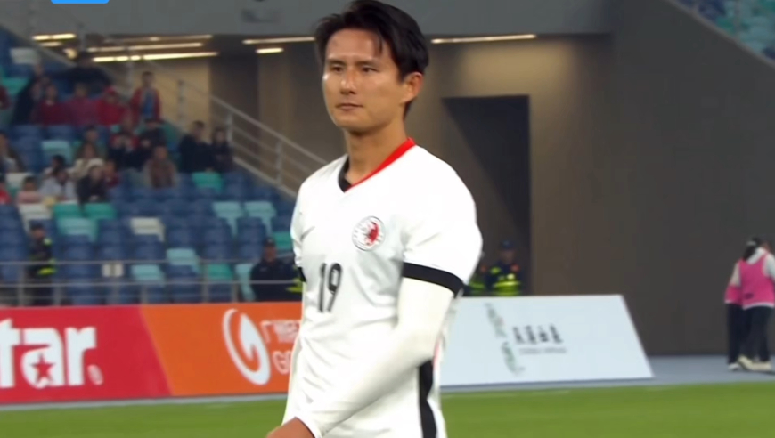 神鬼一体！中国香港球员复刻克罗斯神仙球扳平，关键点球又放高射炮