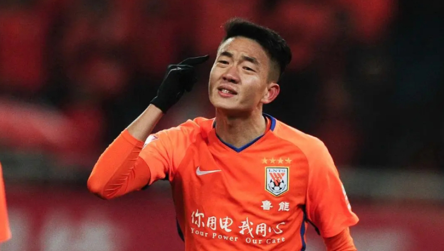 太没教养！媒体人曝前国脚聊天记录：满嘴脏话骂球迷，理直气壮赖账