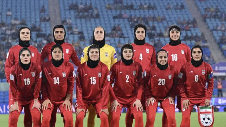 曝伊朗革命卫队全程陪同女足球员！球队尚未订机票 预计还有人逃跑