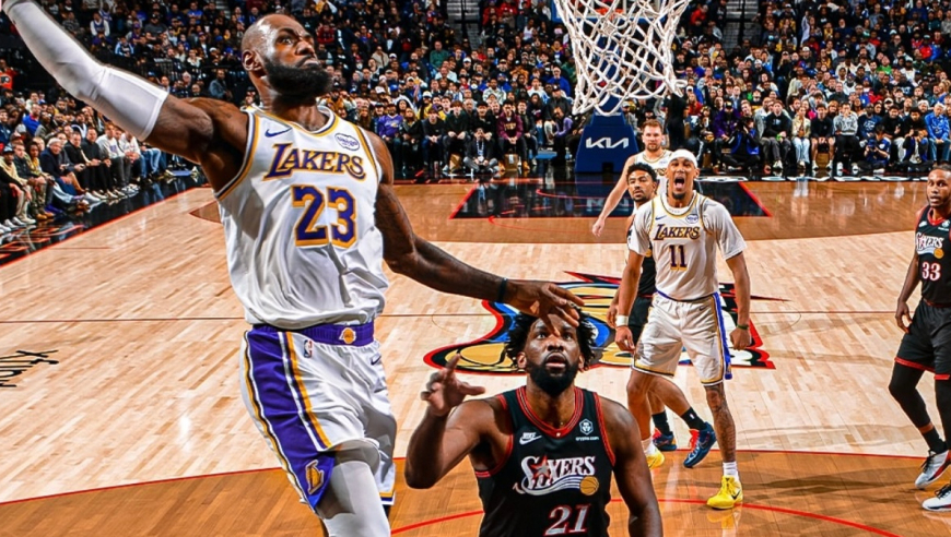 年薪5520万，从MVP快速下滑，折磨自己也折磨球队，或许该退役了