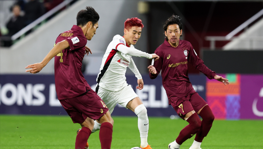 韦世豪全场抢戏！慢镜回看亚冠成都2-2被争议绝平，防线灾难级发挥