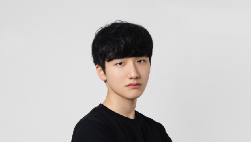 小花生刚退役就要复出，直言兵役突然被延期，明年将去中国