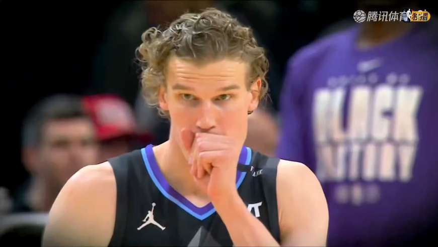 一节打花！杜兰特45&deg;三分一箭穿心 火箭领先16分结束首节