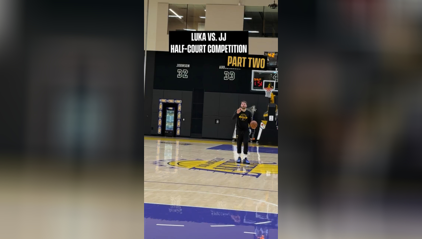 主教练又和东契奇比超远三分了！雷迪克再次被东契奇秒杀