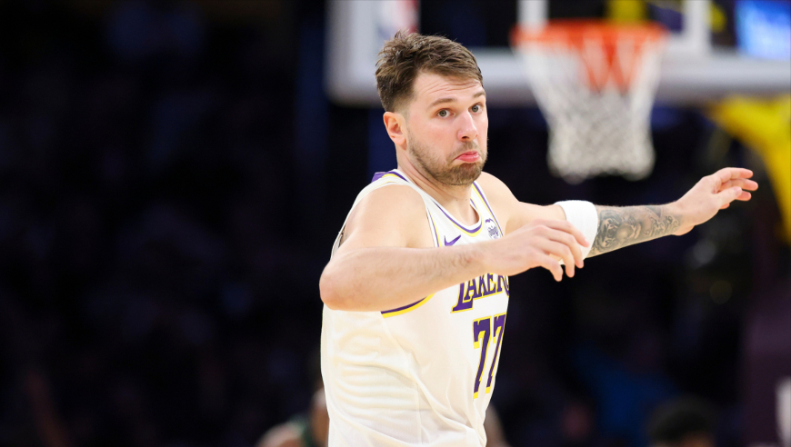 Top时刻｜湖人鹈鹕五佳球：东契奇超远3+1 艾顿双手凶残暴扣