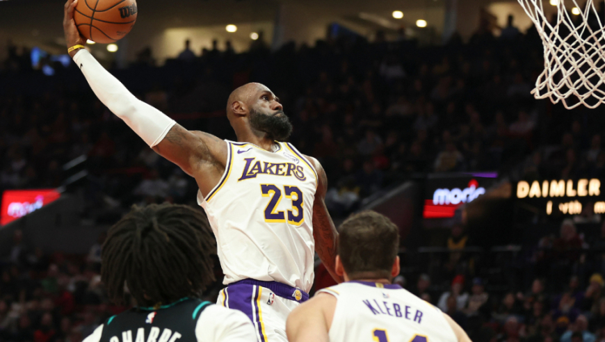 詹姆斯单核20+9+8被吹恶犯！残阵湖人不敌开拓者 杨瀚森1失误