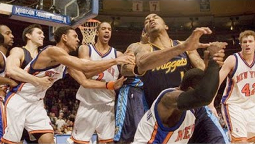 麦迪逊斗殴事件！尼克斯掘金19年前上演群殴 10人驱逐甜瓜禁赛15场