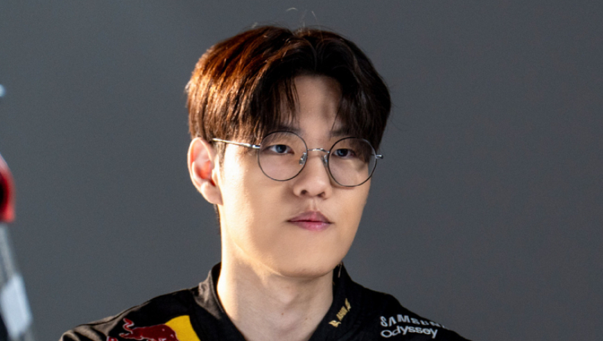 女团成员当面表白，直言从初中就开始喜欢他，oner低头害羞