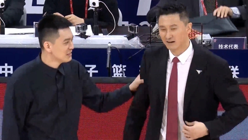 广东3消息！杜锋回怼杨鸣，李春江正式回归，胡明轩“背刺”徐杰