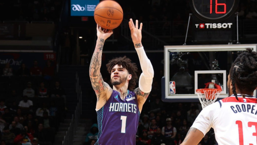 三分15中10创新高！三球轰37+8+7擒奇才 黄蜂近14战11胜太猛