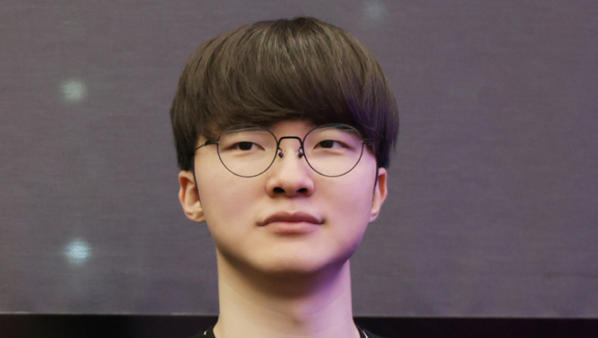 G2公布caps和faker的合影，李哥再次拒绝比心，只有一人能让他比心