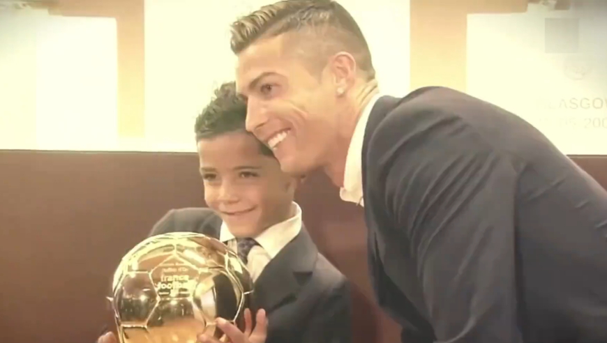 体坛记忆｜C罗15岁长子每天花5000美元理发，奢华生活难以想象